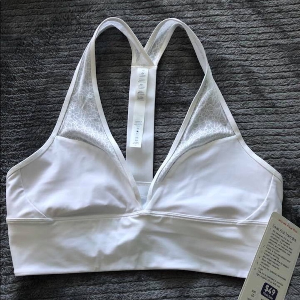 Lululemon Twist and Train Bra